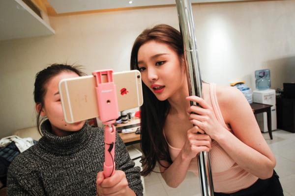 收集直播进入羁系时期，你猜哪几家会在洗牌中死掉