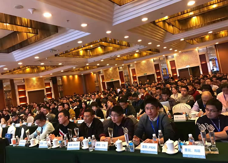 小灵通获“2017年度中国网络营销行业十佳年度人物奖”