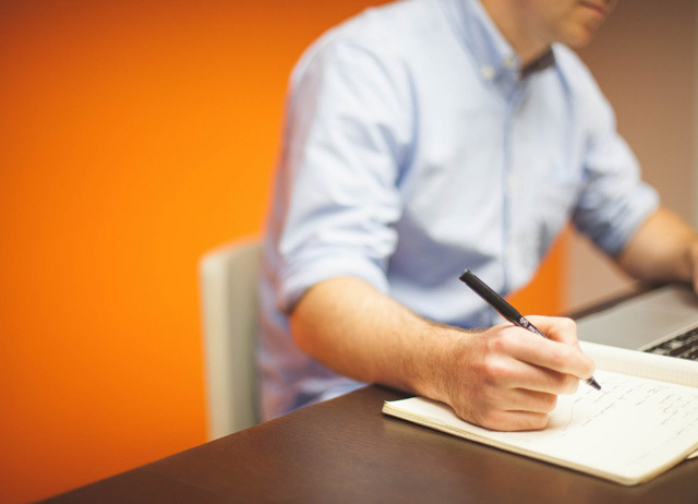 seo优化软件,百度信息流开户有返点吗？首充多少钱？