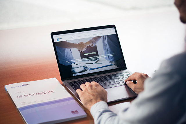 关键词seo排名优化软件,状师效劳网站怎么做推行？SEM和SEO哪一种体式格局适宜？