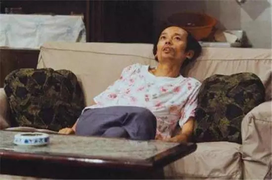 能对标“喜茶”的不是“丧茶”，而是内容营销的创意套路